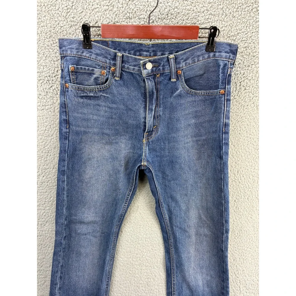 Levis no visible